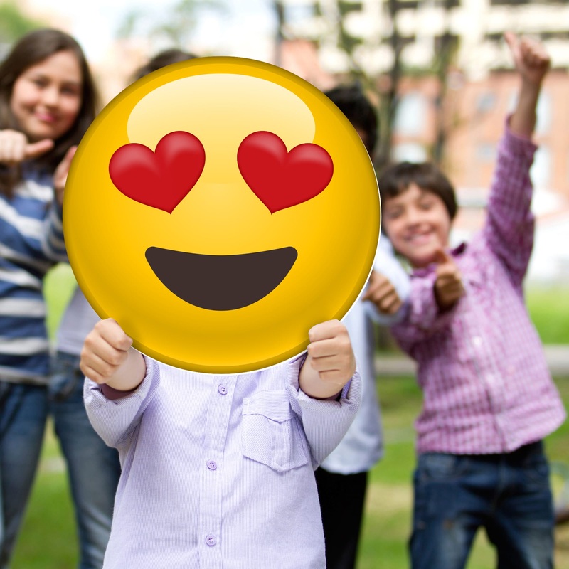 Faces Heart Eyes   Foam Core Cutout  –      Big Head