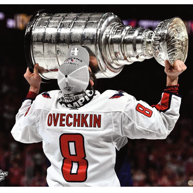 Alex Ovechkin – 2018 Stanley Cup Kiss – Peel & Stick Poster – Official NHL – Washington Capitals – Reusable Vinyl Wall Decal