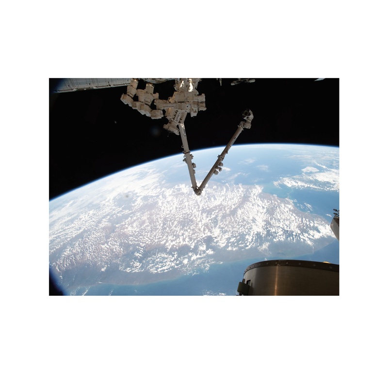 Space Station – Peel & Stick Poster – Official NASA – Reusable Vinyl Wall Decal