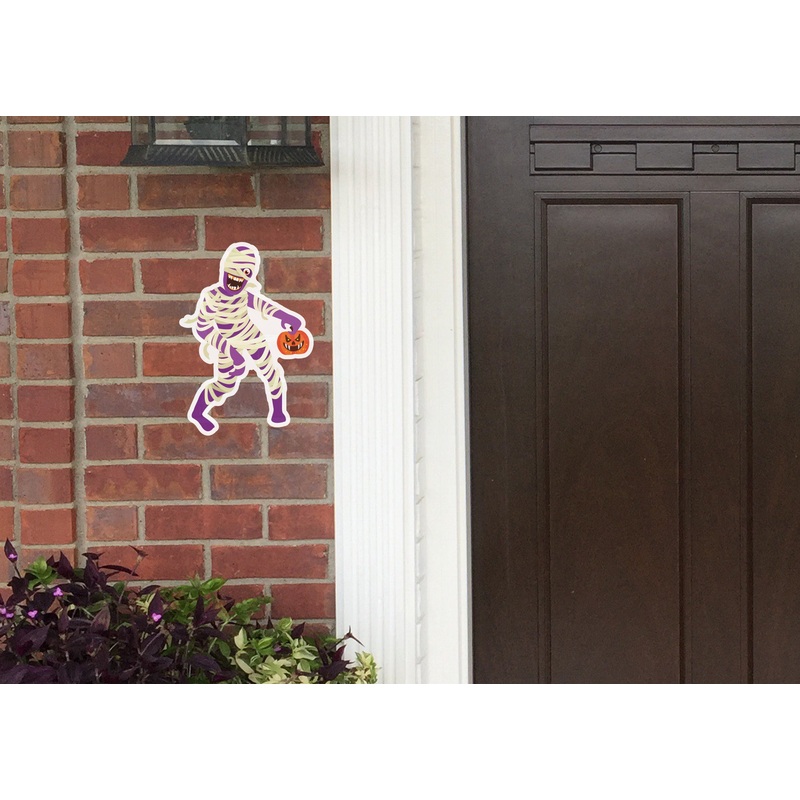 Halloween:  Mummy with Pumpkin        –      Outdoor Graphic