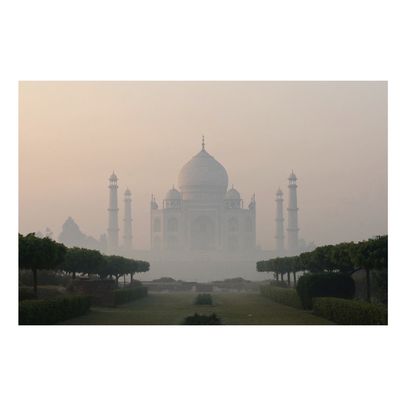 Popular Landmarks: Taj Mahal Realistic Poster – Removable Adhesive Decal