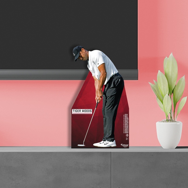 Tiger Woods Putting – Mini Stand Out – Officially Licensed – Cardstock Cutout