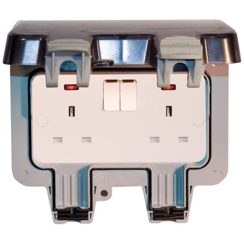 BG 2 Gang 13 Amp Switched Outdoor Socket IP66 DP