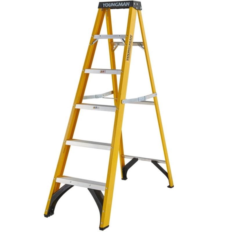 Werner Fibreglass Ladder  6 Tread
