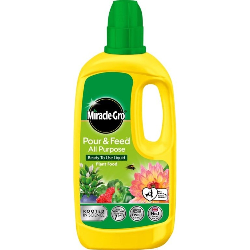 Miracle-Gro Pour & Feed