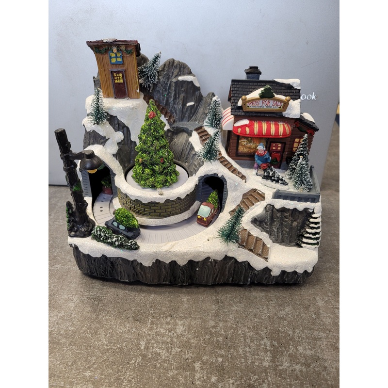 Lumineo light up tree shop village